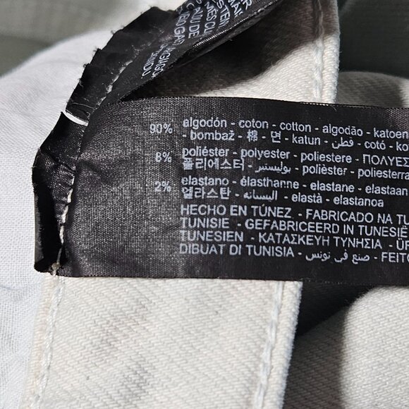 Zara Jeans Womens Size 4 Straight Leg Mid Rise White Blue Tint Denim Raw Hems - Picture 6 of 7